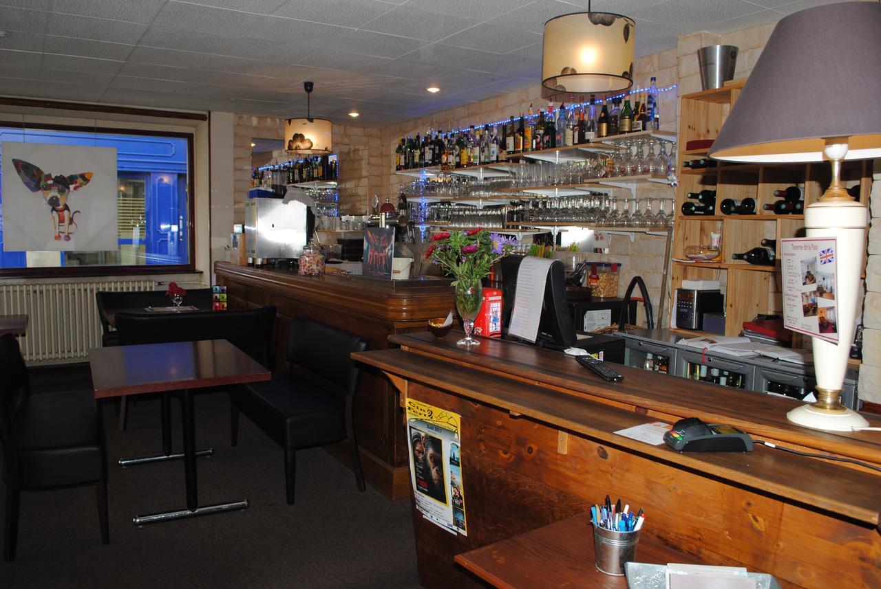 Taverne De La Paix La Ferte-Mace Exteriör bild